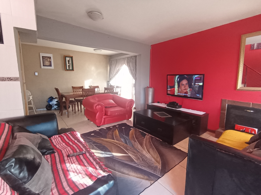 4 Bedroom Property for Sale in Vista Park Free State